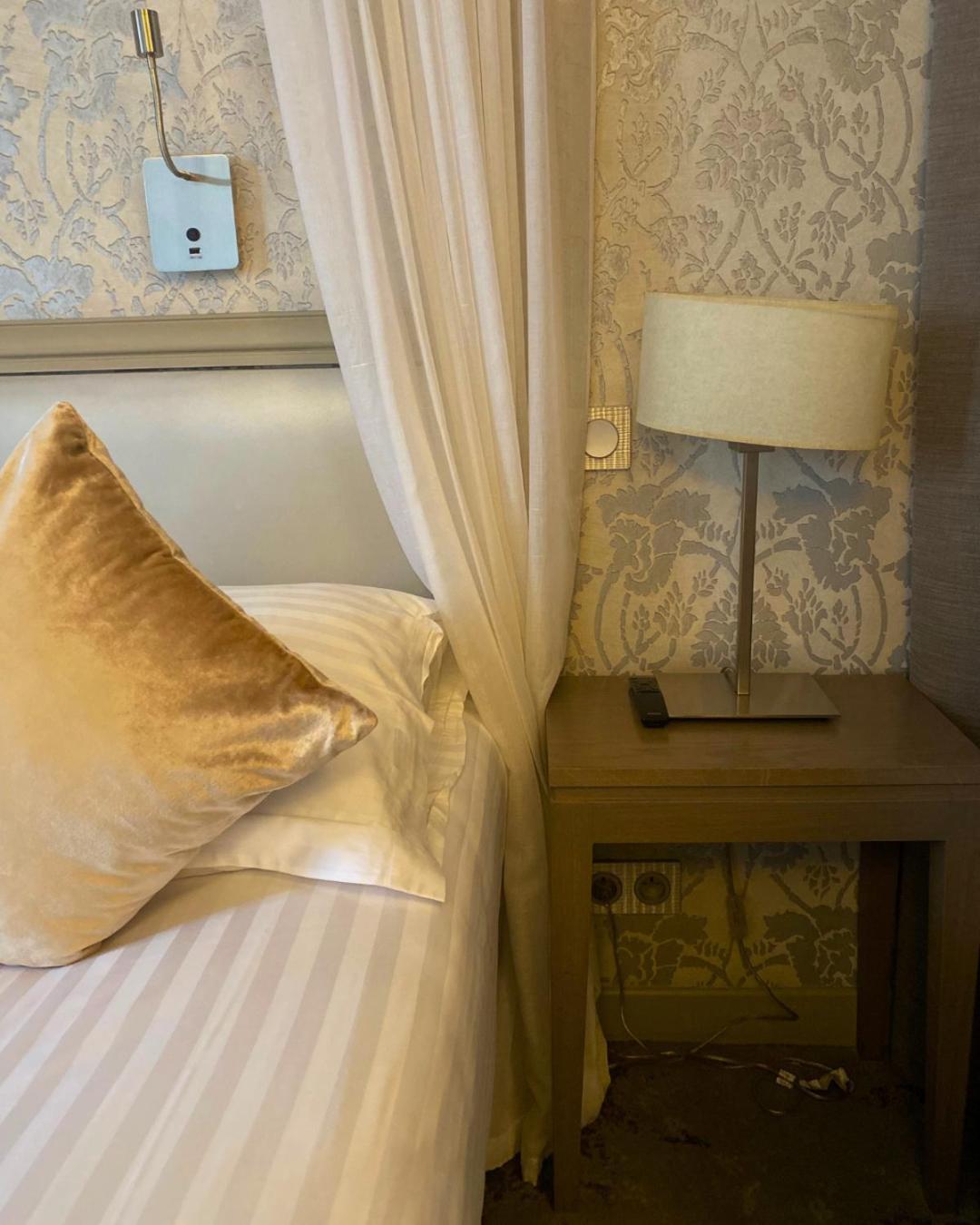 Hotel Monceau Wagram Paris Rum bild